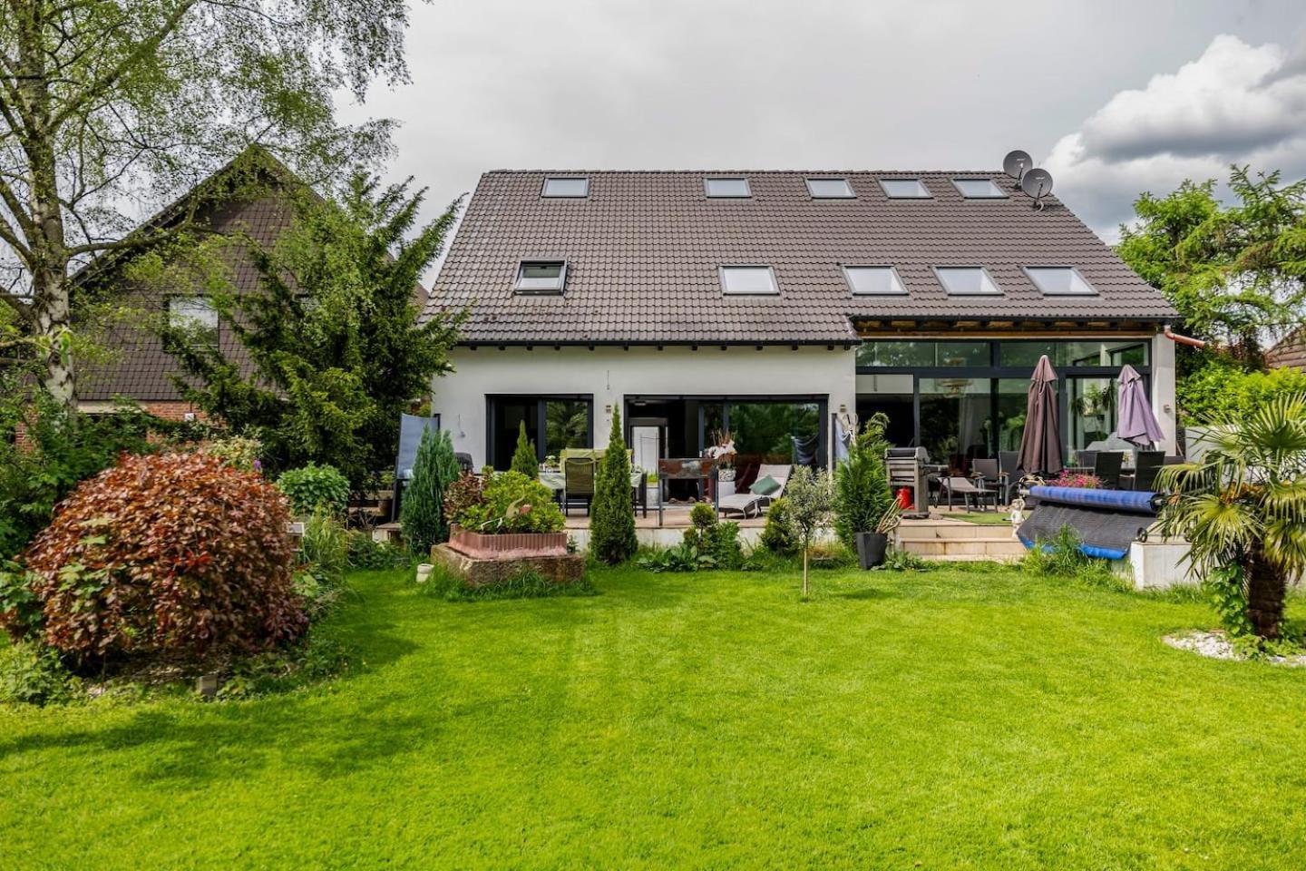 Wunderschoene Terrassenwohnung Mit Blick Ins Gruene! Meerbusch Exterior foto